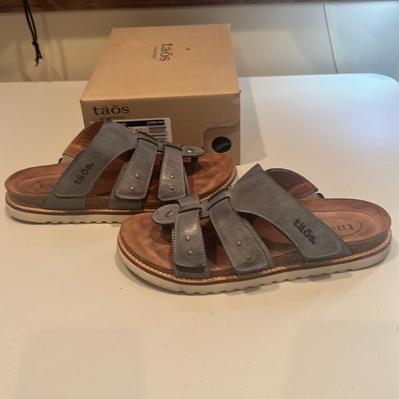 Taos Magnificent Sandal in Steel - Picture 3 of 6